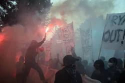 Demo Ultras Garuda di Depan Kantor PSSI_Foto Viralterkini (3)