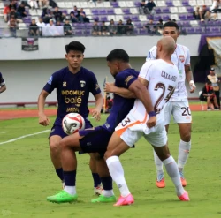 Persita vs Borneo FC_Foto MAK (15)