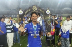 Achmad Jufriyanto meraih gelar ke-lima Liga Indonesia (foto Ady Sesotya)