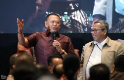 Jerry Hermawan Lo meluncurkan buku The Art of Simple Leadership (9)