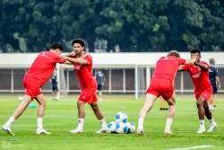Kevin Diks dan Nathan Tjoe A-On saat official training di stadion Madya (8 Juni 2026) jelang melawan Mozambik (foto - Ady Sesotya)