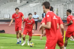 Sandy Walsh dan Luke Vickery saat latihan Tim Nasional jelang FIFFA Match Day melawan Oman (foto - Ady Sesotya)